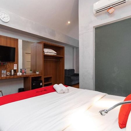 Reddoorz Premium Near Centre Point Mall Medan Hotel Bagian luar foto