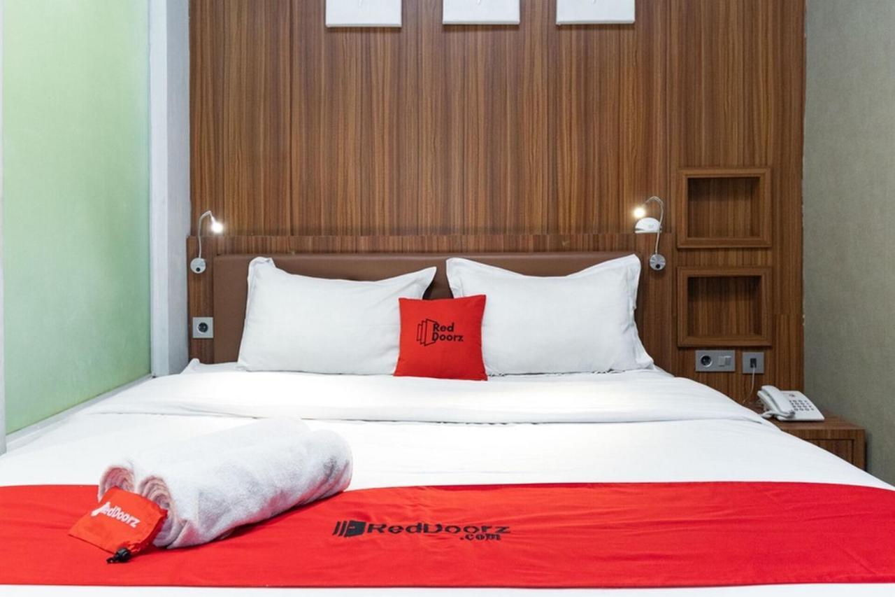 Reddoorz Premium Near Centre Point Mall Medan Hotel Bagian luar foto