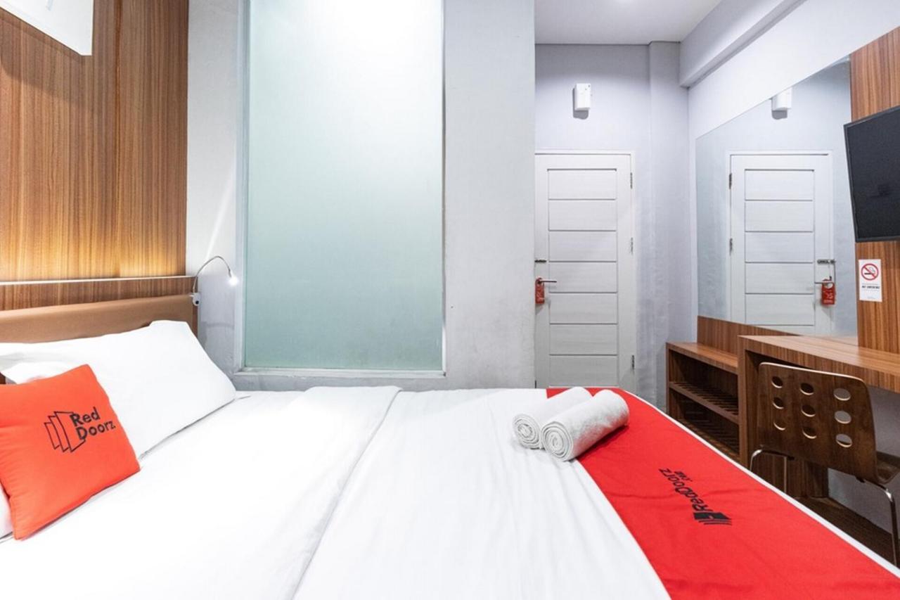 Reddoorz Premium Near Centre Point Mall Medan Hotel Bagian luar foto